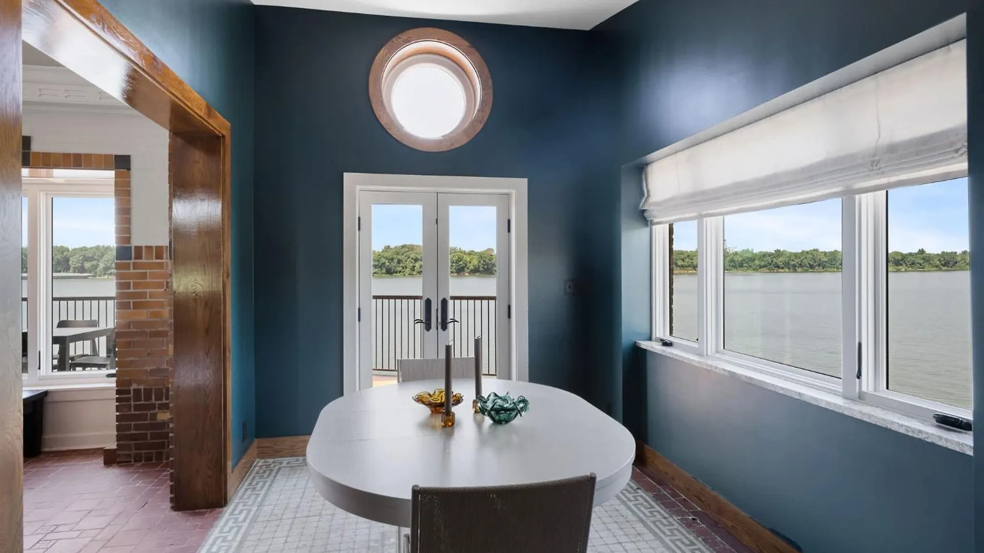 Hébergement de vacances Elegant Riverside Escape Historic Charm & Views Louisville-Jefferson County États-Unis