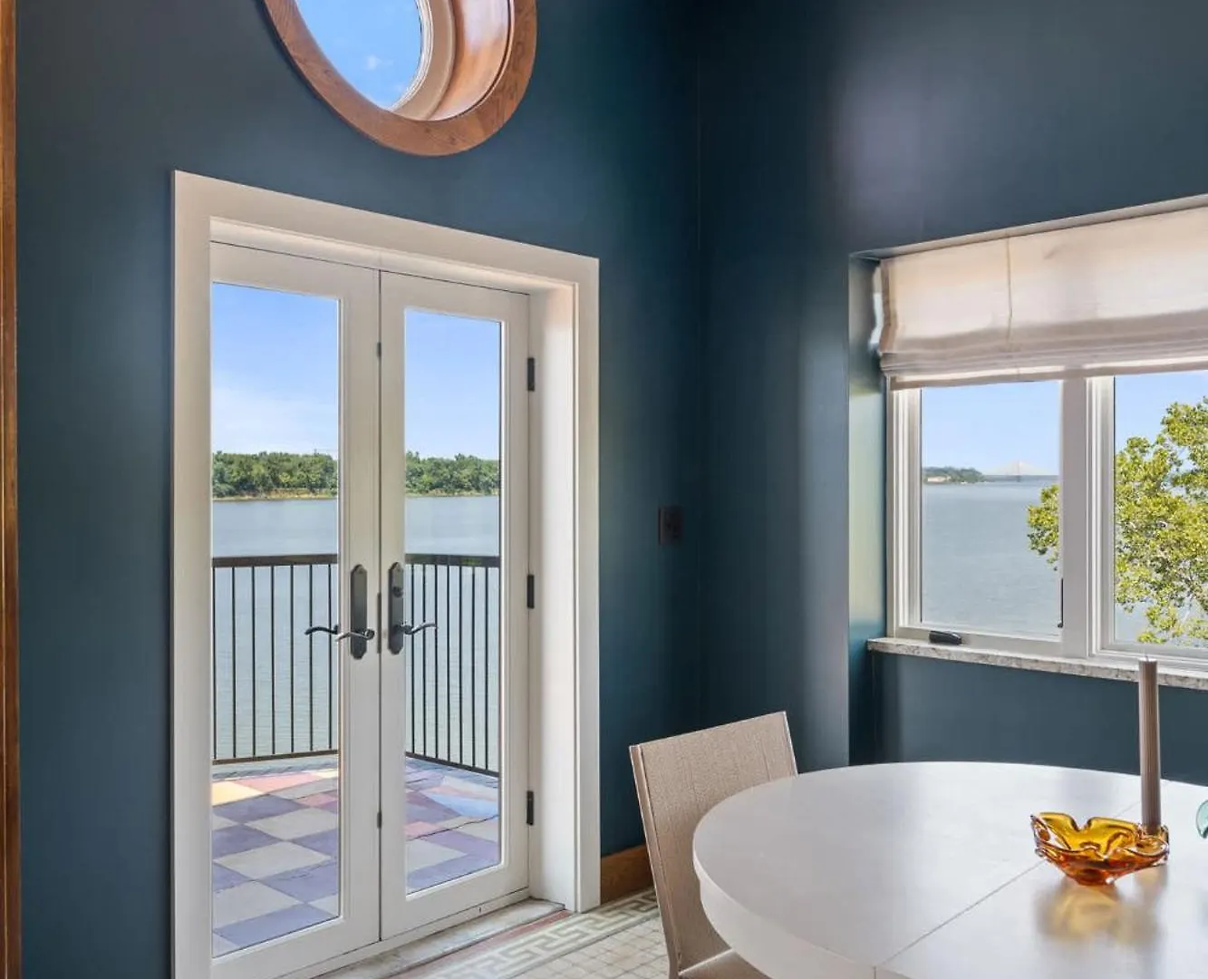 Elegant Riverside Escape Historic Charm & Views Louisville-Jefferson County Hébergement de vacances