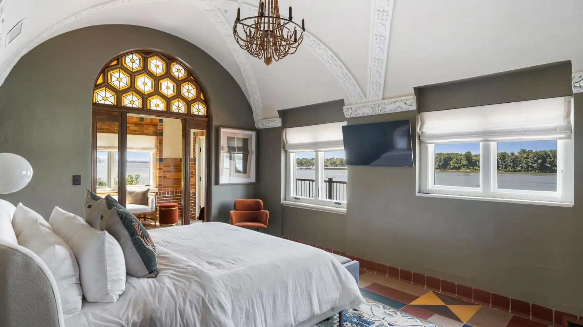 Hébergement de vacances Elegant Riverside Escape Historic Charm & Views Louisville-Jefferson County États-Unis
