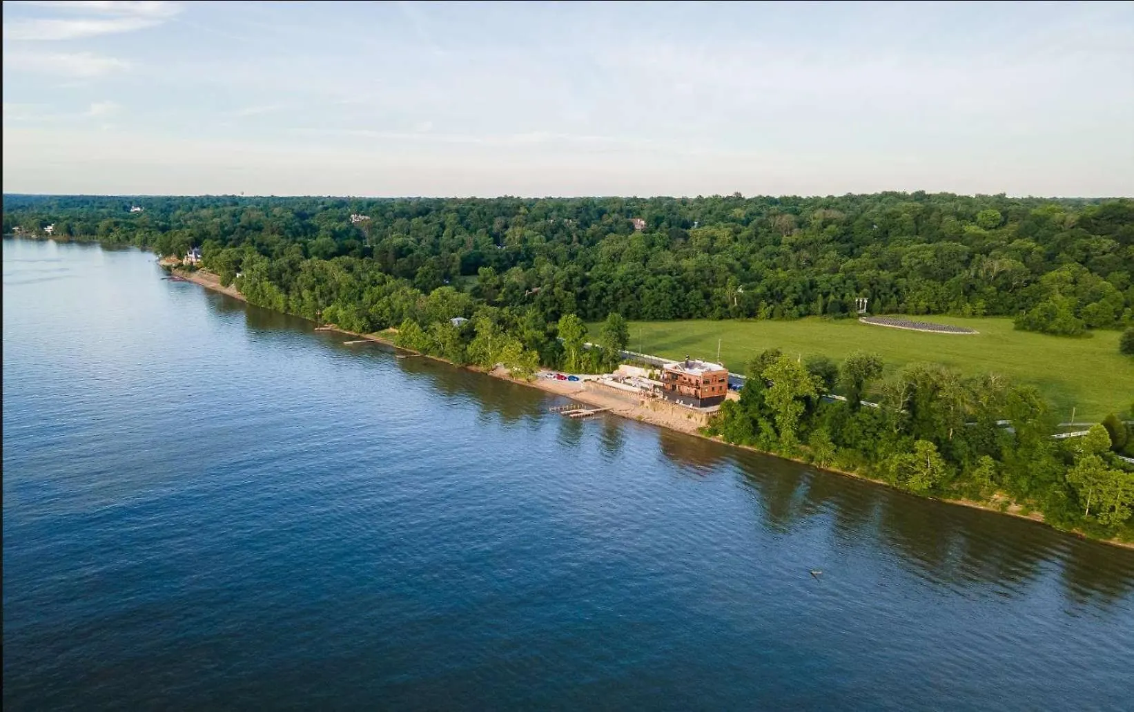 Hébergement de vacances Elegant Riverside Escape Historic Charm & Views Louisville-Jefferson County