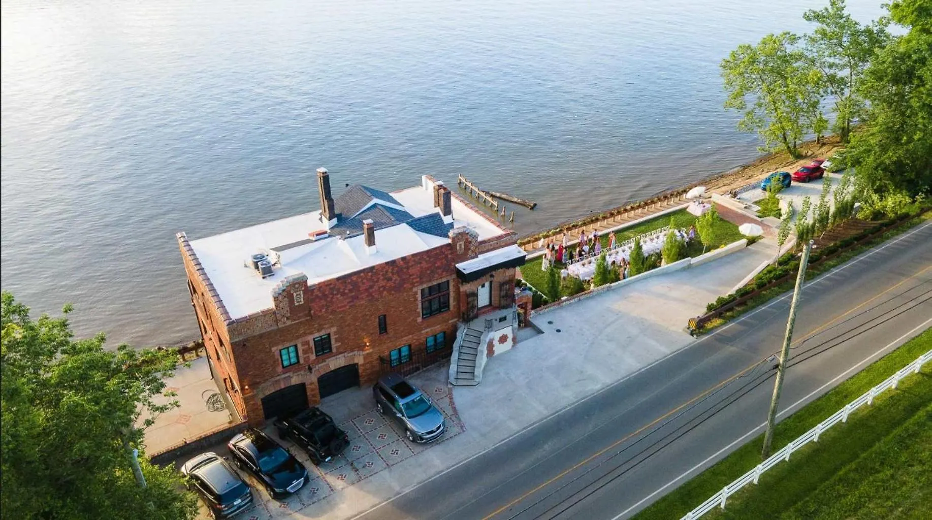 Elegant Riverside Escape Historic Charm & Views Louisville-Jefferson County Hébergement de vacances