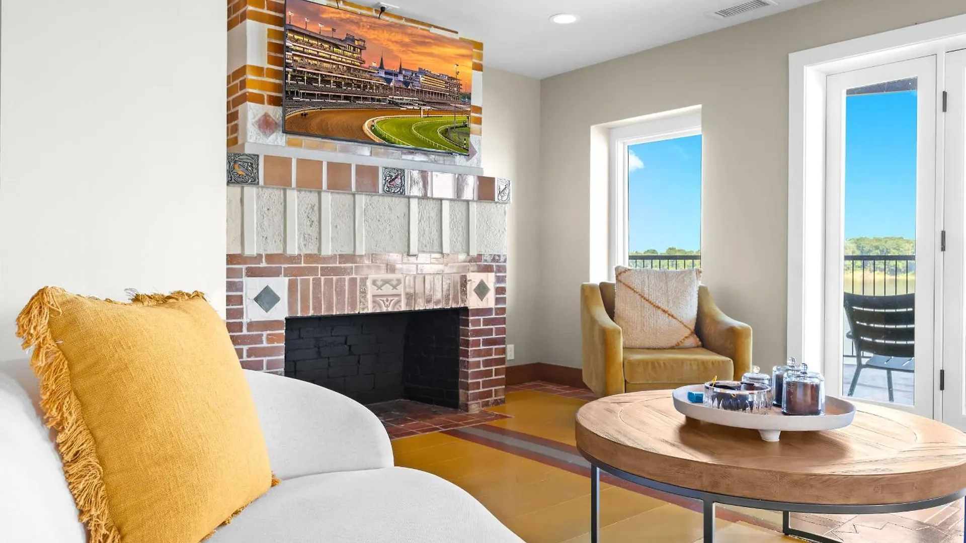 Elegant Riverside Escape Historic Charm & Views لويفيل 0*,  الولايات المتحدة الأمريكية
